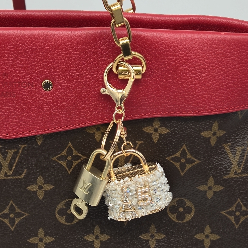 Authentic Louis Vuitton Gold Padlock 🔒 Shiny LV Key + Bag Unbranded Bag Charm